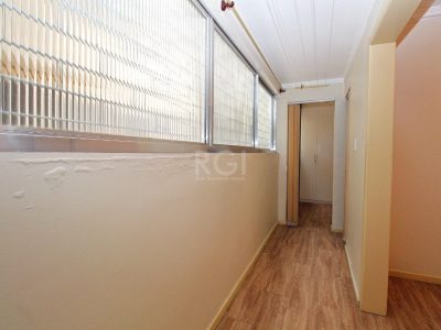 Apartamento à venda com 103m², 2 quartos, 1 suíte, 1 vaga no bairro Jardim Lindóia em Porto Alegre - Foto 7