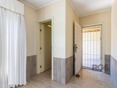 Casa à venda com 186m², 4 quartos, 1 suíte, 2 vagas no bairro Jardim Itu em Porto Alegre - Foto 19