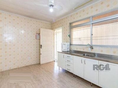 Casa à venda com 186m², 4 quartos, 1 suíte, 2 vagas no bairro Jardim Itu em Porto Alegre - Foto 9