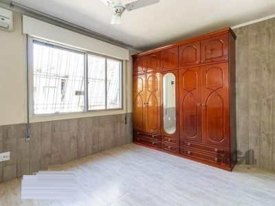 Casa à venda com 186m², 4 quartos, 1 suíte, 2 vagas no bairro Jardim Itu em Porto Alegre - Foto 22