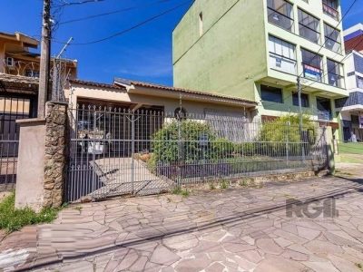 Casa à venda com 186m², 4 quartos, 1 suíte, 2 vagas no bairro Jardim Itu em Porto Alegre - Foto 38