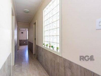 Casa à venda com 186m², 4 quartos, 1 suíte, 2 vagas no bairro Jardim Itu em Porto Alegre - Foto 40