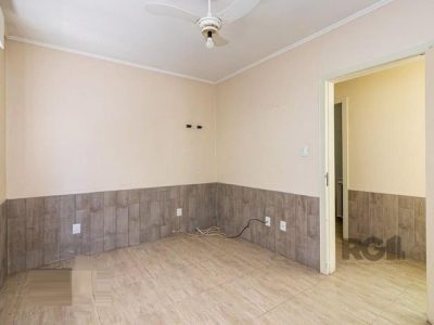 Casa à venda com 186m², 4 quartos, 1 suíte, 2 vagas no bairro Jardim Itu em Porto Alegre - Foto 21