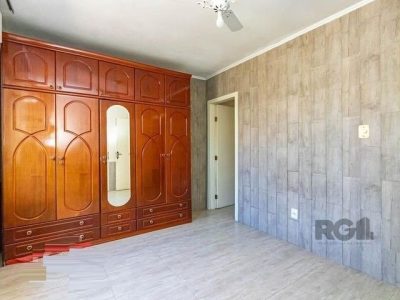 Casa à venda com 186m², 4 quartos, 1 suíte, 2 vagas no bairro Jardim Itu em Porto Alegre - Foto 23