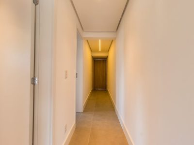 Apartamento à venda com 130m², 3 quartos, 3 suítes, 3 vagas no bairro Petrópolis em Porto Alegre - Foto 23