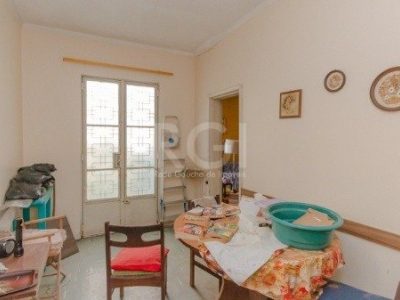 Casa à venda com 220m², 3 quartos, 2 vagas no bairro Petrópolis em Porto Alegre - Foto 6