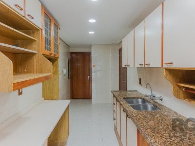 Apartamento à venda com 138m², 3 quartos, 1 suíte, 2 vagas no bairro Bela Vista em Porto Alegre - Foto 12