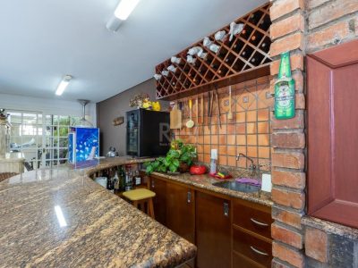 Casa Condominio à venda com 300m², 4 quartos, 2 suítes, 2 vagas no bairro Ipanema em Porto Alegre - Foto 20