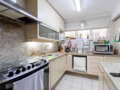 Casa Condominio à venda com 300m², 4 quartos, 2 suítes, 2 vagas no bairro Ipanema em Porto Alegre - Foto 35