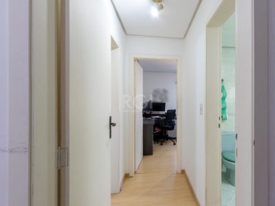 Casa Condominio à venda com 300m², 4 quartos, 2 suítes, 2 vagas no bairro Ipanema em Porto Alegre - Foto 46