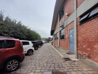 Depósito/Pavilhão à venda com 2.400m², 20 vagas no bairro Navegantes em Porto Alegre - Foto 3