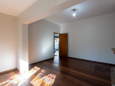 Casa à venda com 279m², 3 quartos, 1 suíte, 2 vagas no bairro Tristeza em Porto Alegre - Foto 16