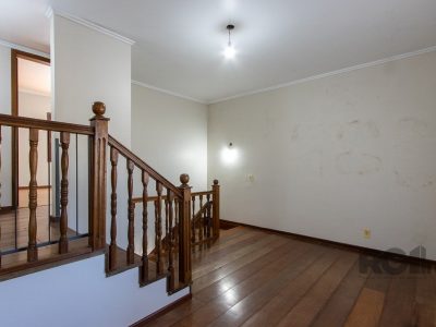 Casa à venda com 279m², 3 quartos, 1 suíte, 2 vagas no bairro Tristeza em Porto Alegre - Foto 29