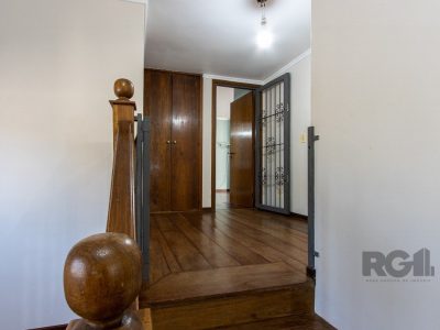 Casa à venda com 279m², 3 quartos, 1 suíte, 2 vagas no bairro Tristeza em Porto Alegre - Foto 30