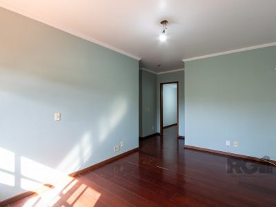 Casa à venda com 279m², 3 quartos, 1 suíte, 2 vagas no bairro Tristeza em Porto Alegre - Foto 35