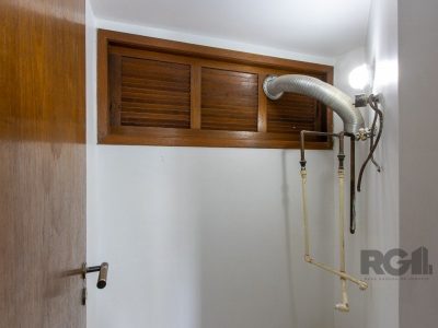 Casa à venda com 279m², 3 quartos, 1 suíte, 2 vagas no bairro Tristeza em Porto Alegre - Foto 38