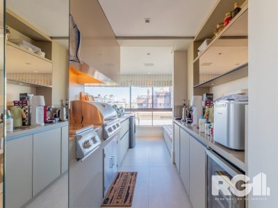 Apartamento à venda com 245m², 3 quartos, 3 suítes, 3 vagas no bairro Moinhos de Vento em Porto Alegre - Foto 9