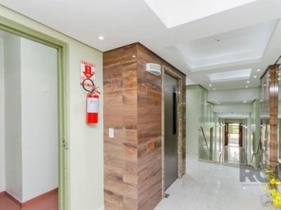 Apartamento à venda com 73m², 2 quartos no bairro Centro em Porto Alegre - Foto 18