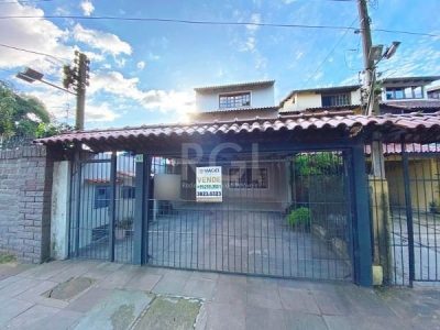 Casa à venda com 230m², 4 quartos, 1 suíte, 3 vagas no bairro Ipanema em Porto Alegre - Foto 3