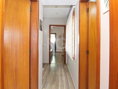 Casa à venda com 230m², 4 quartos, 1 suíte, 3 vagas no bairro Ipanema em Porto Alegre - Foto 28