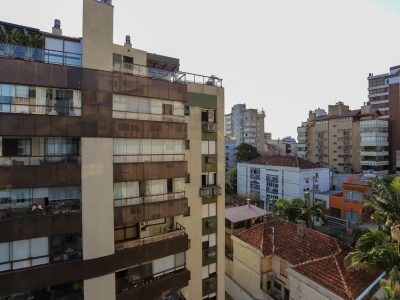 Apartamento à venda com 144m², 3 quartos, 2 suítes, 2 vagas no bairro Petrópolis em Porto Alegre - Foto 17