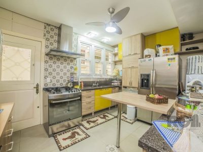 Casa à venda com 196m², 4 quartos, 1 suíte, 3 vagas no bairro Glória em Porto Alegre - Foto 20