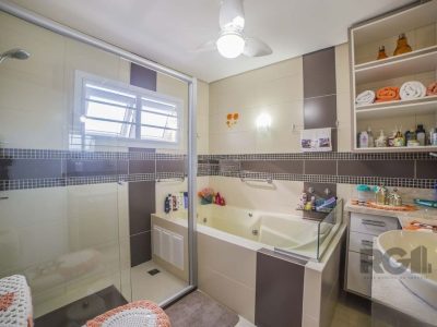 Casa à venda com 196m², 4 quartos, 1 suíte, 3 vagas no bairro Glória em Porto Alegre - Foto 34