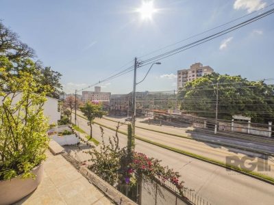 Casa à venda com 196m², 4 quartos, 1 suíte, 3 vagas no bairro Glória em Porto Alegre - Foto 47