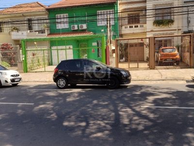 Casa à venda com 292m², 3 quartos, 1 suíte, 2 vagas no bairro Cidade Baixa em Porto Alegre - Foto 2