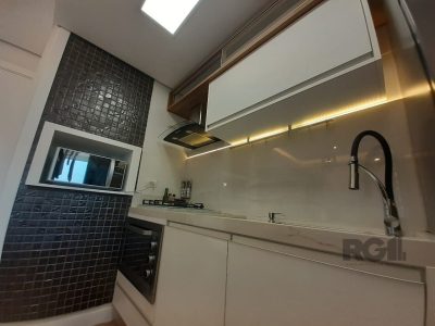 Apartamento à venda com 69m², 2 quartos, 1 suíte, 2 vagas no bairro Menino Deus em Porto Alegre - Foto 8