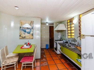 Casa à venda com 250m², 4 quartos, 3 vagas no bairro Chácara das Pedras em Porto Alegre - Foto 8