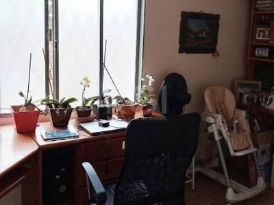 Casa à venda com 160m², 4 quartos, 2 vagas no bairro Vila Ipiranga em Porto Alegre - Foto 8