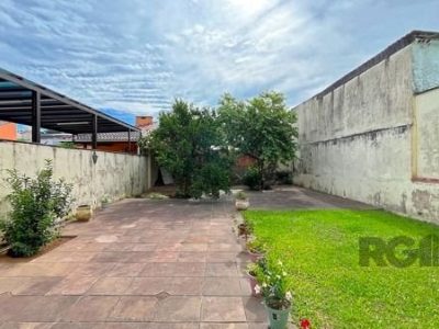 Casa à venda com 310m², 3 quartos, 1 suíte, 2 vagas no bairro Santo Antônio em Porto Alegre - Foto 41