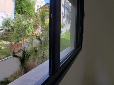 Apartamento à venda com 101m², 3 quartos, 3 suítes, 2 vagas no bairro Menino Deus em Porto Alegre - Foto 13