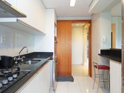 Apartamento à venda com 97m², 2 quartos, 1 suíte, 2 vagas no bairro Petrópolis em Porto Alegre - Foto 11