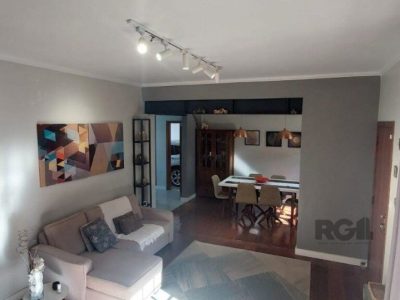 Casa à venda com 147m², 3 quartos, 1 suíte, 2 vagas no bairro Jardim Lindóia em Porto Alegre - Foto 4