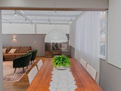 Apartamento à venda com 105m², 3 quartos, 1 suíte, 1 vaga no bairro Floresta em Porto Alegre - Foto 2