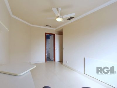 Casa à venda com 324m², 4 quartos, 2 suítes, 2 vagas no bairro Três Figueiras em Porto Alegre - Foto 13