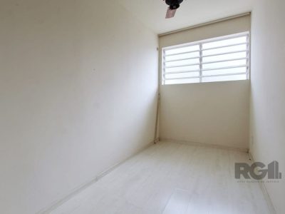 Casa à venda com 324m², 4 quartos, 2 suítes, 2 vagas no bairro Três Figueiras em Porto Alegre - Foto 18