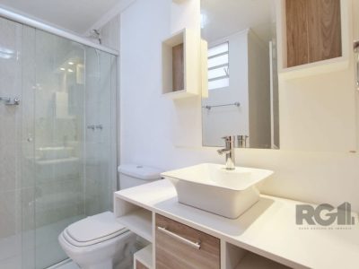 Casa à venda com 324m², 4 quartos, 2 suítes, 2 vagas no bairro Três Figueiras em Porto Alegre - Foto 14