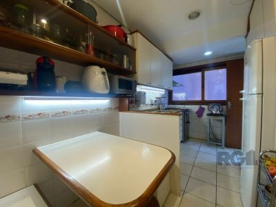 Apartamento à venda com 112m², 3 quartos, 1 suíte, 2 vagas no bairro Petrópolis em Porto Alegre - Foto 8