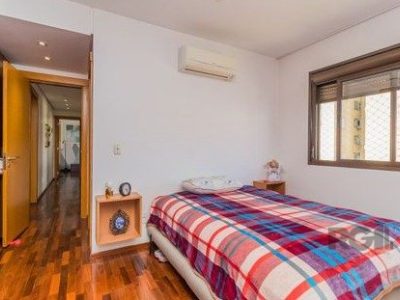 Apartamento à venda com 102m², 3 quartos, 1 suíte, 2 vagas no bairro Rio Branco em Porto Alegre - Foto 11