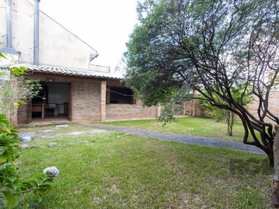 Casa à venda com 267m², 4 quartos, 1 suíte, 4 vagas no bairro Ipanema em Porto Alegre - Foto 20