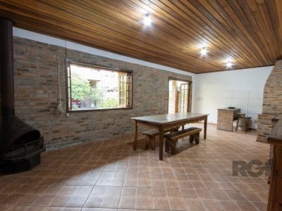 Casa à venda com 267m², 4 quartos, 1 suíte, 4 vagas no bairro Ipanema em Porto Alegre - Foto 26