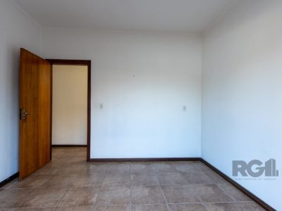 Casa à venda com 267m², 4 quartos, 1 suíte, 4 vagas no bairro Ipanema em Porto Alegre - Foto 39