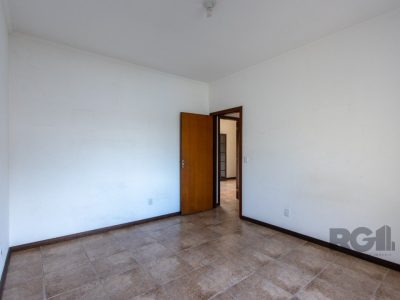 Casa à venda com 267m², 4 quartos, 1 suíte, 4 vagas no bairro Ipanema em Porto Alegre - Foto 43