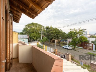 Casa à venda com 267m², 4 quartos, 1 suíte, 4 vagas no bairro Ipanema em Porto Alegre - Foto 48