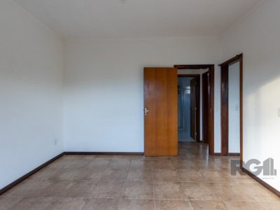 Casa à venda com 267m², 4 quartos, 1 suíte, 4 vagas no bairro Ipanema em Porto Alegre - Foto 49