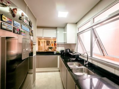 Apartamento à venda com 103m², 3 quartos, 1 suíte, 2 vagas no bairro Petrópolis em Porto Alegre - Foto 11