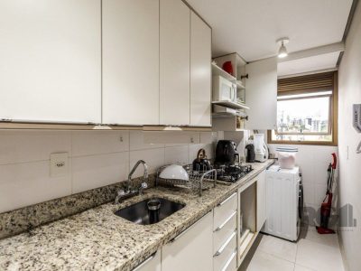 Apartamento à venda com 63m², 2 quartos, 1 suíte, 1 vaga no bairro Higienópolis em Porto Alegre - Foto 4